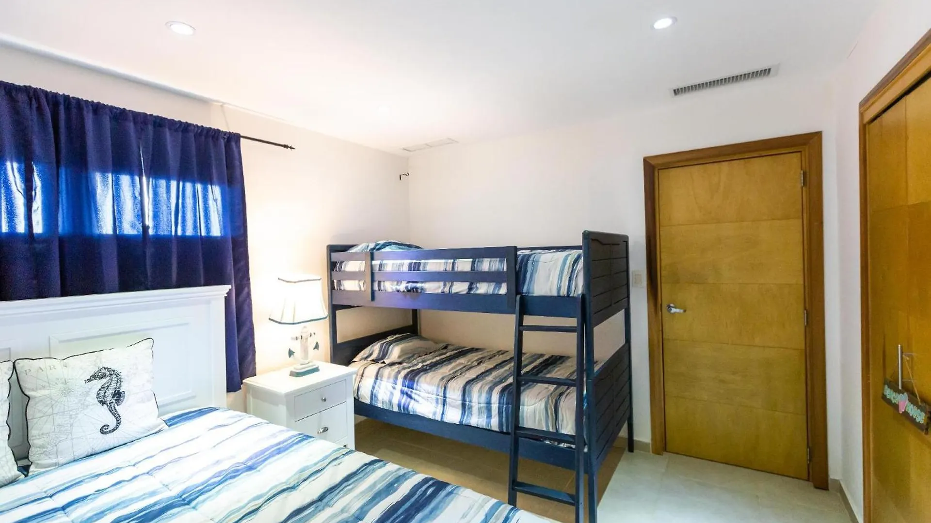 Marbella Juan Dolio Beachfront 0*,
